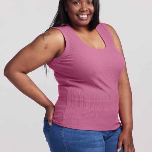 Model wearing Sloane tank top - Mesa Rose | Le'Quita is 5'11", wearing a size XL