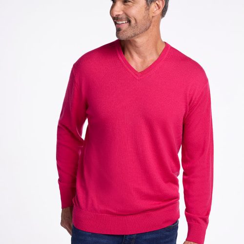 A man in a Woolx Vincenzo Sweater in Berry Burst. | Matthew is 6', wearing a size L