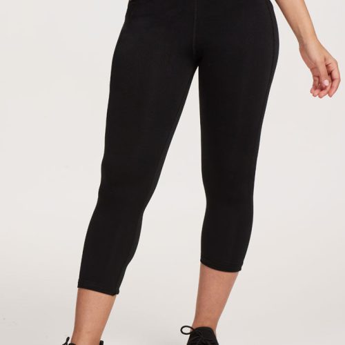 Model wearing McKenna capris - Black | Tori is 5'7", wearing a size S